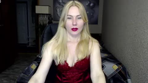 Donella    online show from 02-11-25, 08:52