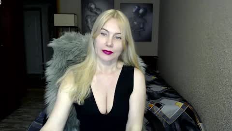 Donella    online show from 03-07-25, 07:38