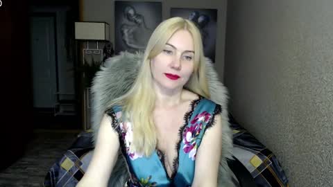 Donella    online show from 03-10-25, 04:14
