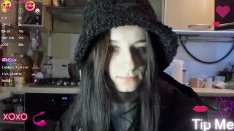 Snapshot of _nika_kik chatting on 01-31-25, 08:43 Nika online show from 01-31-25, 08:43