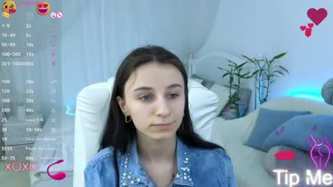 Snapshot of _nika_kik chatting on 02-15-25, 06:01 Nika online show from 02-15-25, 06:01