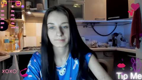 Snapshot of _nika_kik chatting on 03-01-25, 10:10 Nika online show from 03-01-25, 10:10