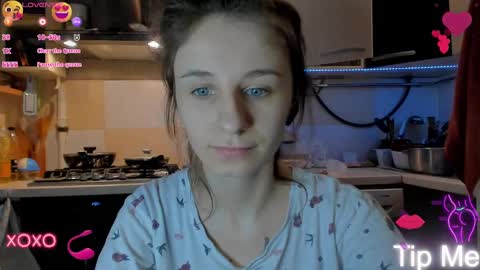 Snapshot of _nika_kik chatting on 03-06-25, 03:24 Nika online show from 03-06-25, 03:24