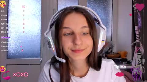 Snapshot of _nika_kik chatting on 09-15-25, 03:23 Nika online show from 09-15-25, 03:23