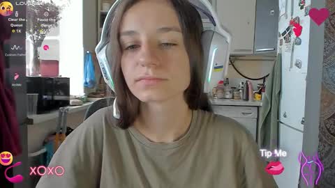 Snapshot of _nika_kik chatting on 09-27-25, 08:19 Nika online show from 09-27-25, 08:19