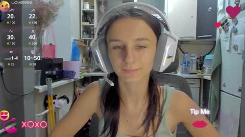 Snapshot of _nika_kik chatting on 10-05-25, 03:21 Nika online show from 10-05-25, 03:21