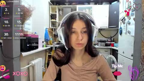 Snapshot of _nika_kik chatting on 10-27-25, 02:54 Nika online show from 10-27-25, 02:54