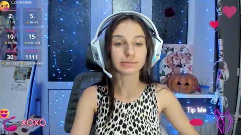 Snapshot of _nika_kik chatting on 10-28-25, 02:31 Nika online show from 10-28-25, 02:31