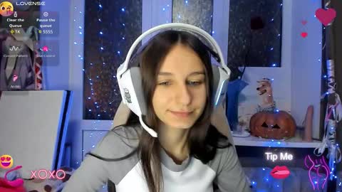 Snapshot of _nika_kik chatting on 10-29-25, 06:31 Nika online show from 10-29-25, 06:31