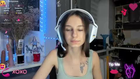 Snapshot of _nika_kik chatting on 11-13-25, 05:01 Nika online show from 11-13-25, 05:01