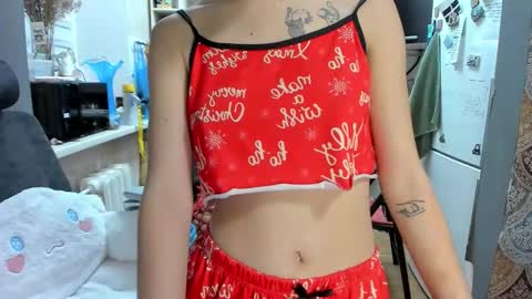 Snapshot of _nika_kik chatting on 12-01-25, 05:07 Nika online show from 12-01-25, 05:07