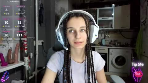 Snapshot of _nika_kik chatting on 12-14-25, 07:40 Nika online show from 12-14-25, 07:40