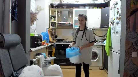 Snapshot of _nika_kik chatting on 12-15-25, 05:17 Nika online show from 12-15-25, 05:17