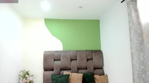   online show from 11-23-25, 12:05