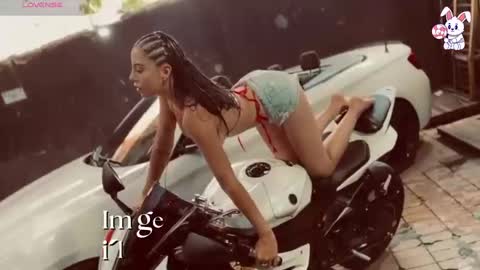 Snapshot of _noahjones chatting on 10-31-25, 11:44 _noahjones online show from 10-31-25, 11:44