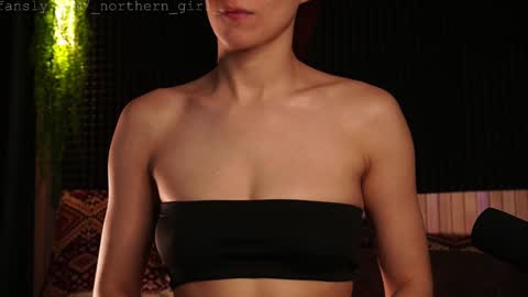 Snapshot of _northern_girl_ chatting on 11-14-25, 03:22 Lady Jess from house of Dragonborns online show from 11-14-25, 03:22