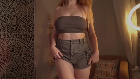 Snapshot of _o0o__ chatting on 10-30-25, 09:04 Adalin online show from 10-30-25, 09:04