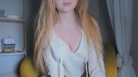 Snapshot of _o0o__ chatting on 11-25-25, 09:15 Adalin online show from 11-25-25, 09:15