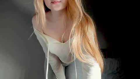 Snapshot of _o0o__ chatting on 12-02-25, 09:43 Adalin online show from 12-02-25, 09:43