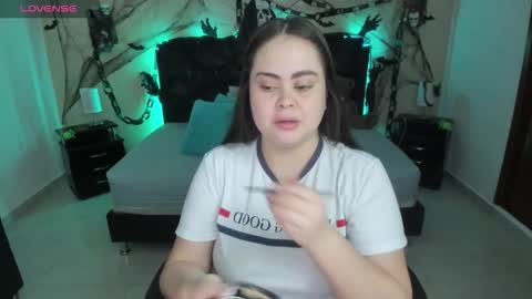 Olivia jones online show from 10-29-25, 11:34