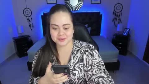 Olivia jones online show from 11-17-25, 12:22