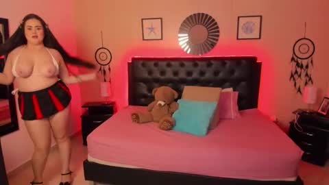 Olivia jones online show from 11-25-25, 03:34