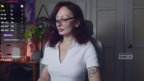 Snapshot of _owner_ chatting on 01-09-25, 10:52 The Supreme Goddess Rose online show from 01-09-25, 10:52