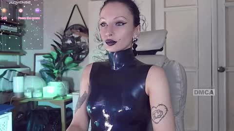 Snapshot of _owner_ chatting on 02-23-25, 03:18 The Supreme Goddess Rose online show from 02-23-25, 03:18