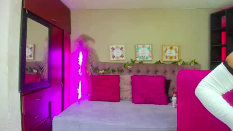 Snapshot of _pamela_ebony chatting on 11-25-25, 01:00 pamela online show from 11-25-25, 01:00