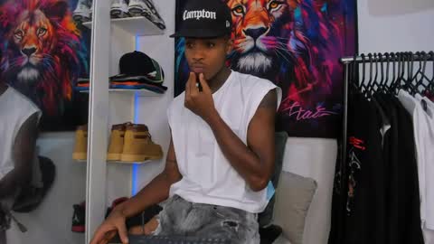Snapshot of _pantera_09 chatting on 04-26-26, 07:55 Kevin online show from 04-26-26, 07:55