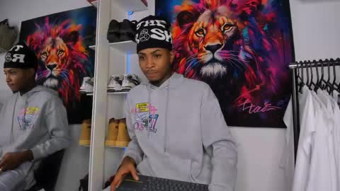 Snapshot of _pantera_09 chatting on 05-24-26, 04:39 Kevin online show from 05-24-26, 04:39