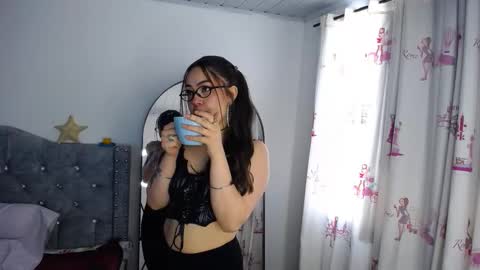 Snapshot of _pariiss chatting on 11-27-25, 02:30 Paris online show from 11-27-25, 02:30