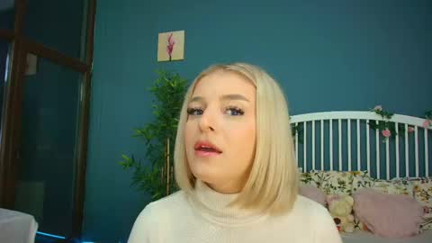 Alisa online show from 10-25-25, 04:09