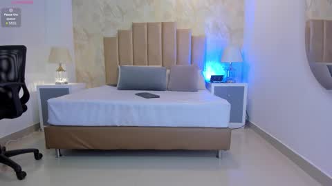  peach1  online show from 10-27-25, 02:43