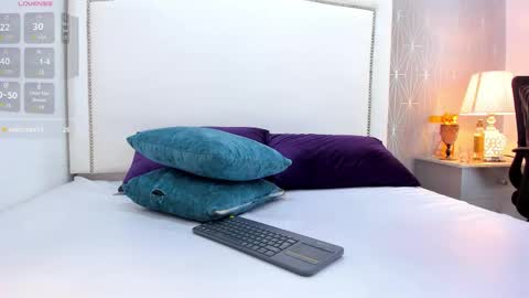 Snapshot of _peach1_ chatting on 03-05-26, 12:12 peach1 online show from 03-05-26, 12:12