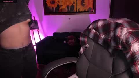 Snapshot of _peach__ chatting on 01-08-25, 03:29 violeta ig online show from 01-08-25, 03:29