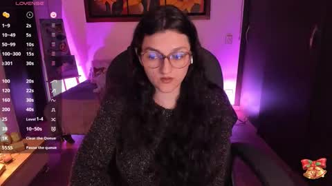 Snapshot of _peach__ chatting on 11-25-25, 04:56 violeta ig online show from 11-25-25, 04:56