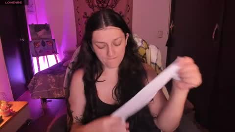 Snapshot of _peach__ chatting on 07-01-26, 04:14 violeta ig online show from 07-01-26, 04:14