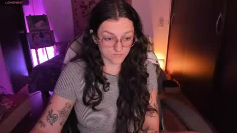 Snapshot of _peach__ chatting on 07-09-26, 03:21 violeta ig online show from 07-09-26, 03:21