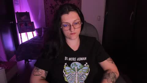 Snapshot of _peach__ chatting on 07-25-26, 05:05 violeta ig online show from 07-25-26, 05:05