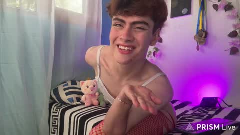 Snapshot of _peachyboy chatting on 04-30-26, 06:36 esteban online show from 04-30-26, 06:36