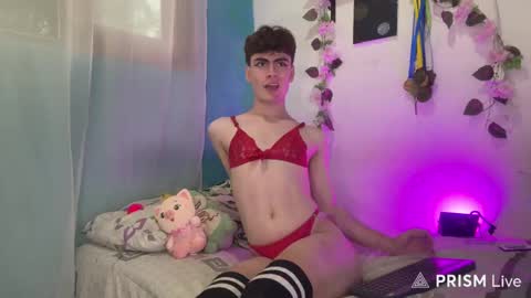 Snapshot of _peachyboy chatting on 05-16-26, 10:47 esteban online show from 05-16-26, 10:47