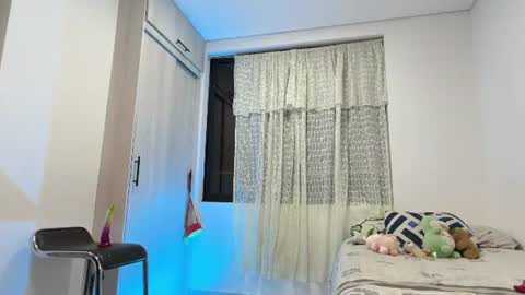 Snapshot of _peachyboy chatting on 06-22-26, 03:47 esteban online show from 06-22-26, 03:47