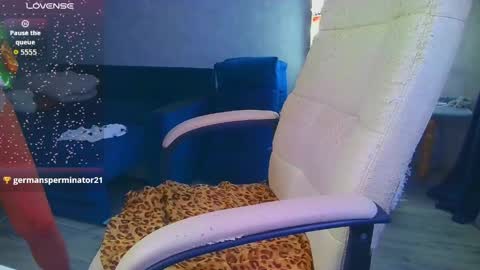 Snapshot of _pink__rabbit_ chatting on 05-06-26, 01:16 Ilona online show from 05-06-26, 01:16