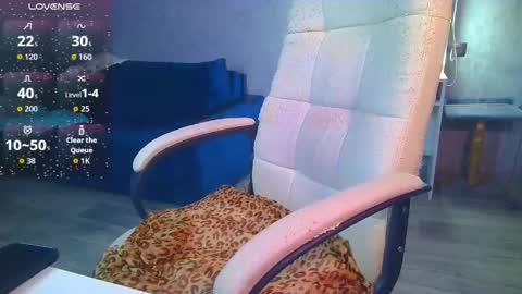 Snapshot of _pink__rabbit_ chatting on 05-12-26, 10:12 Ilona online show from 05-12-26, 10:12