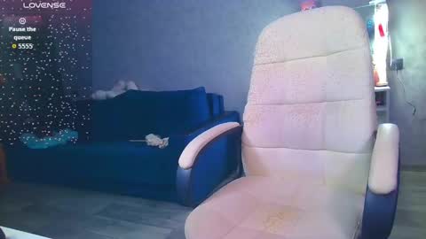 Snapshot of _pink__rabbit_ chatting on 06-02-26, 04:09 Ilona online show from 06-02-26, 04:09