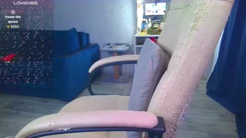 Snapshot of _pink__rabbit_ chatting on 06-05-26, 04:52 Ilona online show from 06-05-26, 04:52