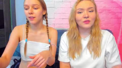 Snapshot of _prettybaby_ chatting on 12-16-25, 06:24 _prettybaby_ online show from 12-16-25, 06:24