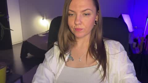  HADLY today day-off see u online 0112  online show from 12-07-24, 07:54