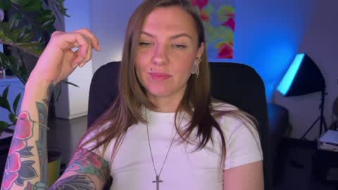  HADLY today day-off see u online 0112  online show from 12-14-24, 05:25